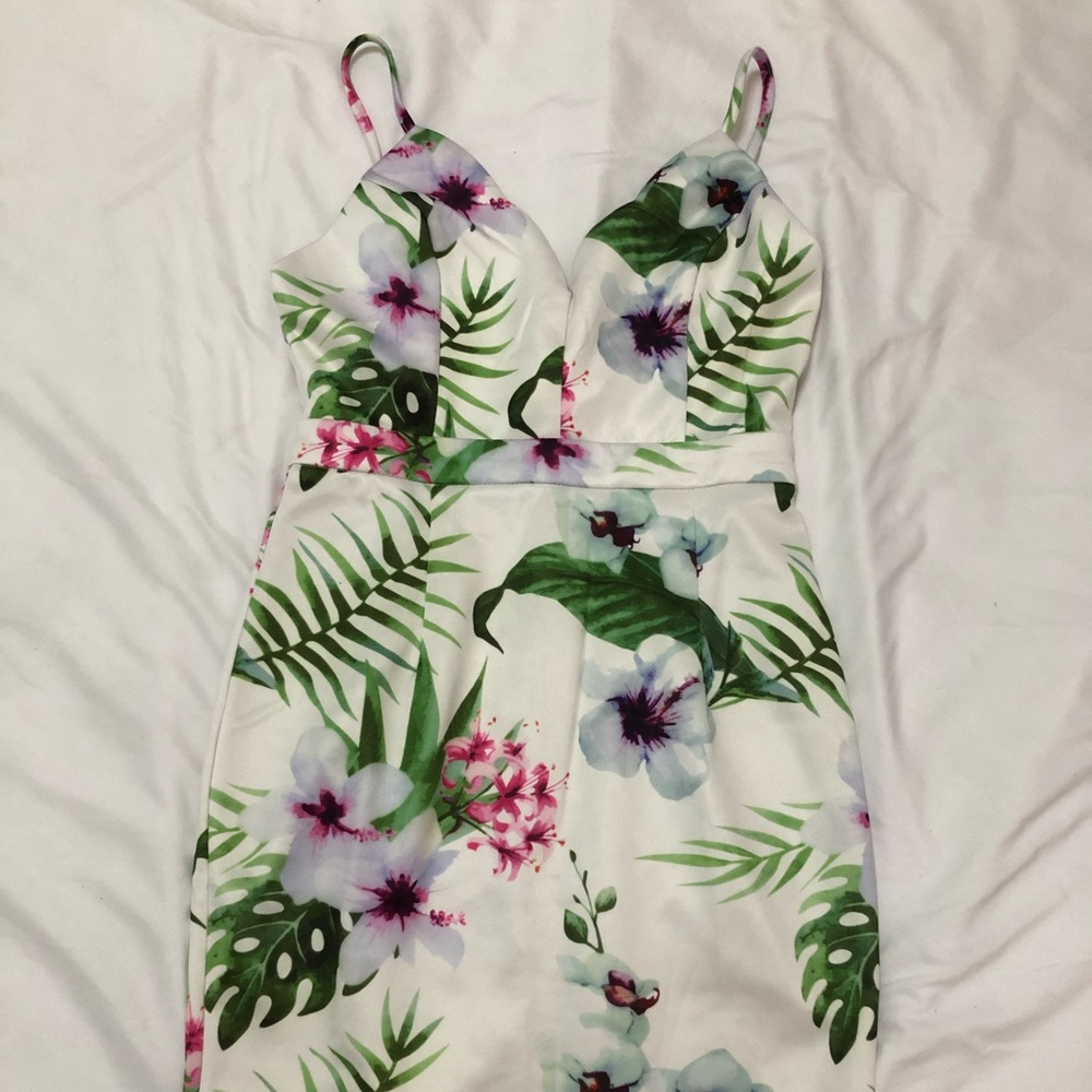 Floral Tropical Dress 🌴